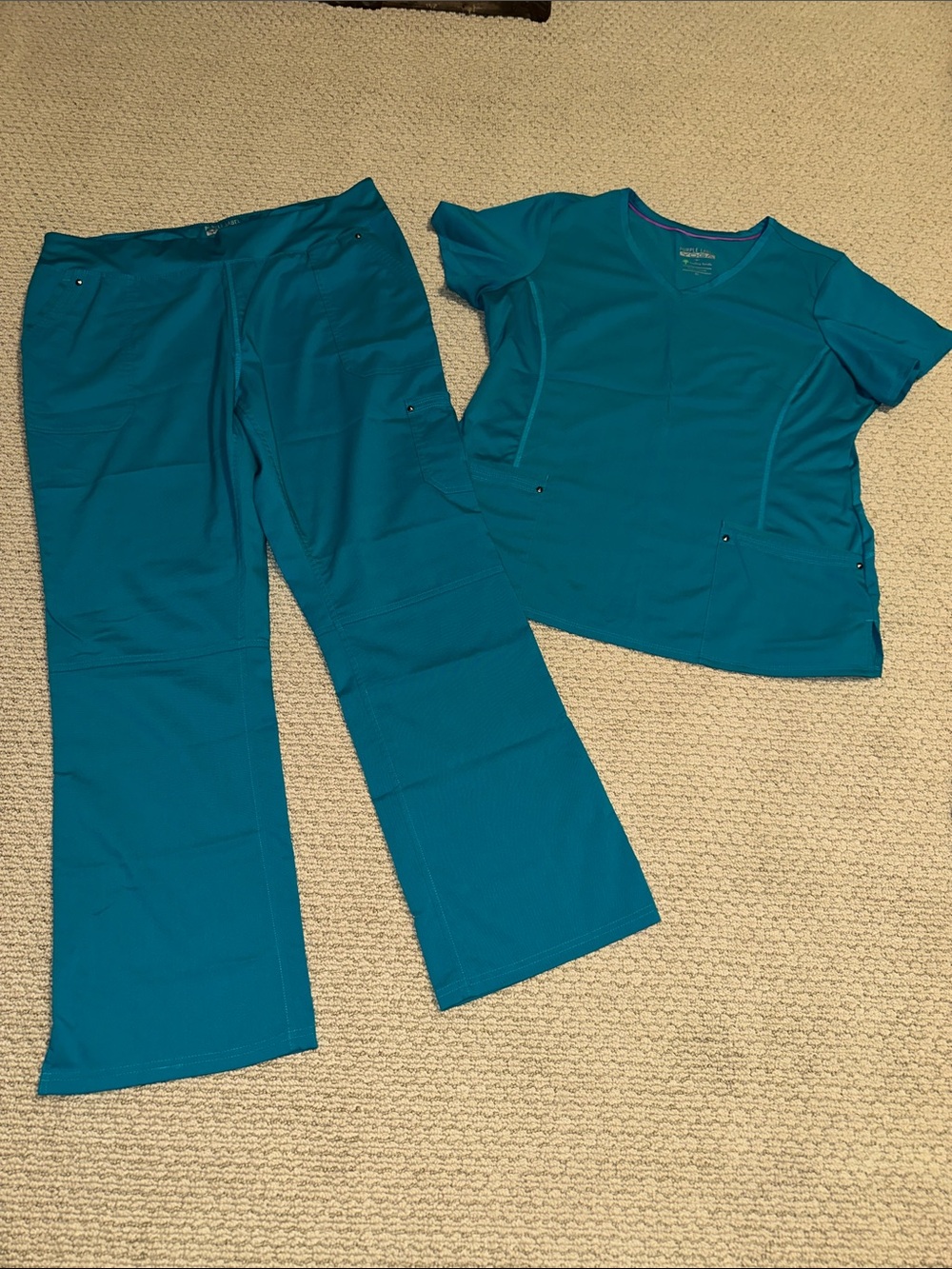 Purple label yoga by healing hands scrub set XL teal/green in color like new